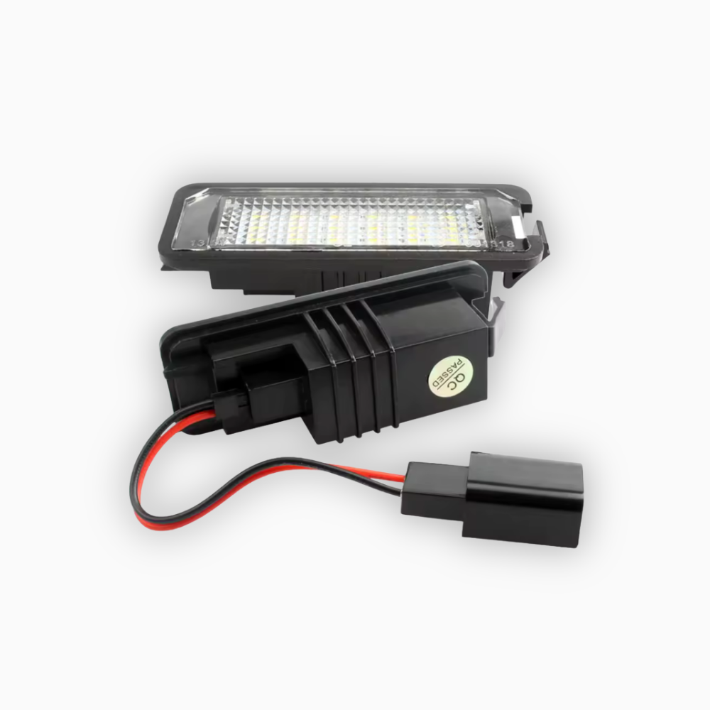 PLACCHETTE LUCI TARGA LED VOLKSWAGEN GOLF 4 5 6 7 COMPATIBILI OE